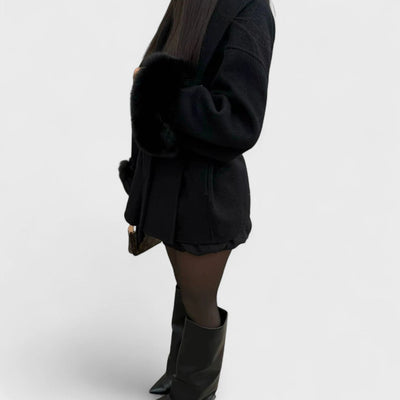 Impy™ | Woolcat – Eleganter Mantel mit Details aus umweltfreundlichem Pelz